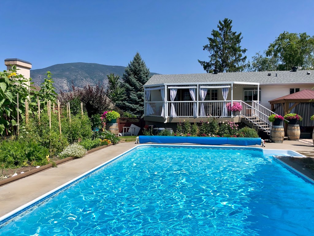 Garden Oasis B&B | 6622 Mountainview Dr, Oliver, BC V0H 1T4, Canada | Phone: (604) 853-4311