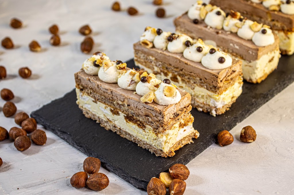 Zephyr Pâtisserie | 1582 Rue du Bordelais, Saint-Lazare, QC J7T 2C1, Canada | Phone: (514) 651-9794