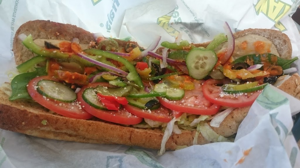 Subway | 538 Yates Rd, Kelowna, BC V1V 2V2, Canada | Phone: (250) 763-5601