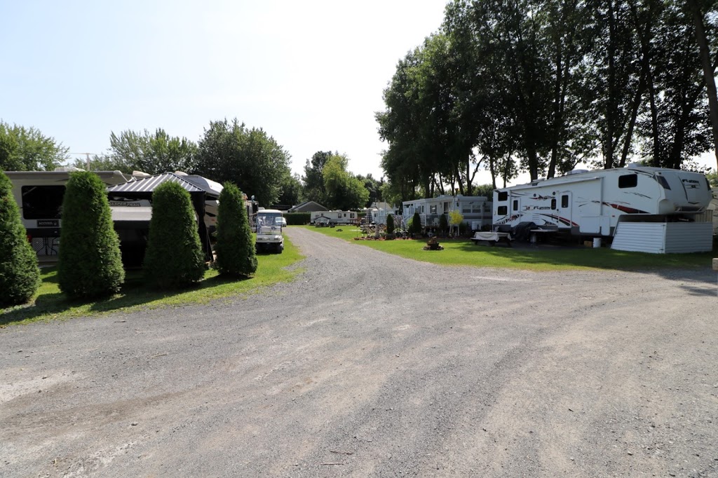 Camping de Lamitié | 16 Rue Leblanc, Saint-François-du-Lac, QC J0G 1M0, Canada | Phone: (819) 253-0135