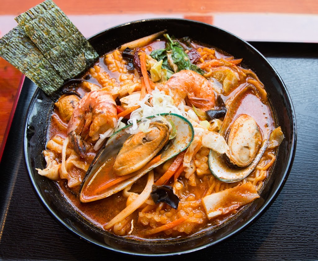 Shin Ramen and Sushi | 3106 Lake Shore Blvd W, Etobicoke, ON M8V 1L2, Canada | Phone: (647) 345-1330