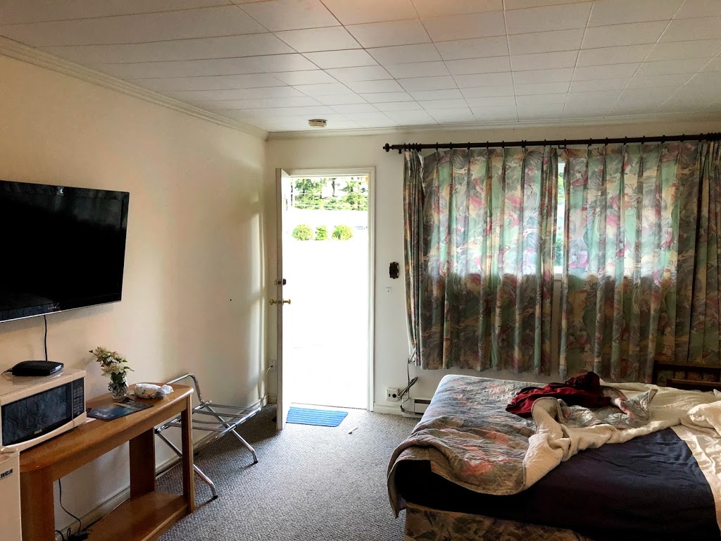Lucky Strike Motel | 504 Old Hope Princeton Way, Hope, BC V0X 1L4, Canada | Phone: (604) 869-5715