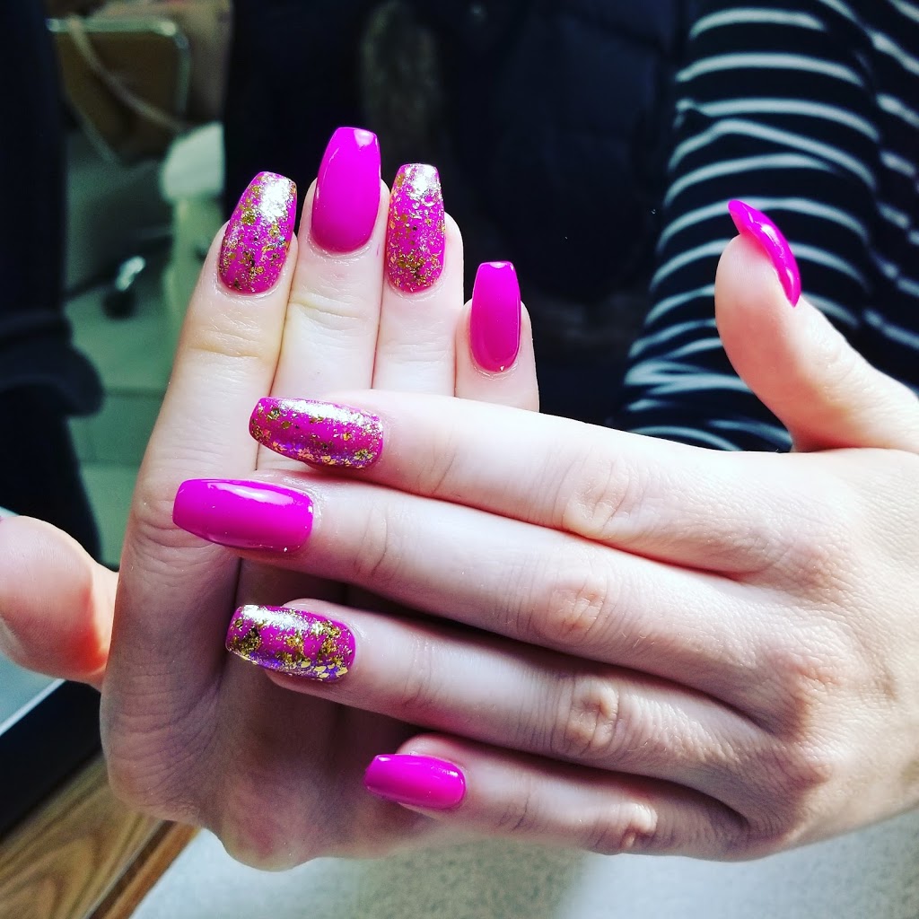 Lucky Tracys Nails & Spa | 706 Burnhamthorpe Rd E, Mississauga, ON L4Y 2X3, Canada | Phone: (905) 897-0070