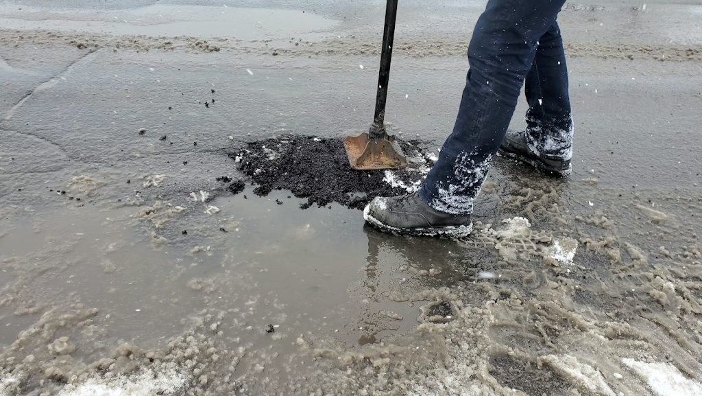 Potholes Expert | 1395 Mnt Chénier, Les Cèdres, QC J7T 1L9, Canada | Phone: (833) 782-9349