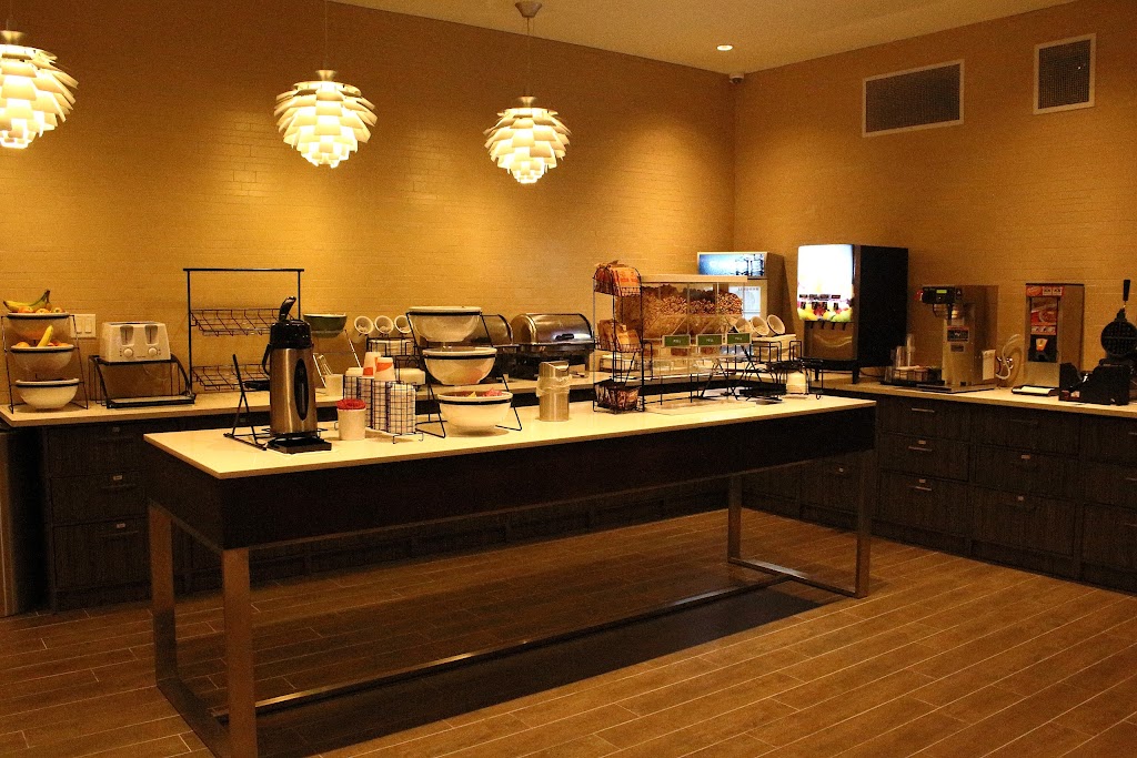 Southfort Inn Fort Saskatchewan | 140 Town Crest Rd, Fort Saskatchewan, AB T8L 0G7, Canada | Phone: (780) 589-2000