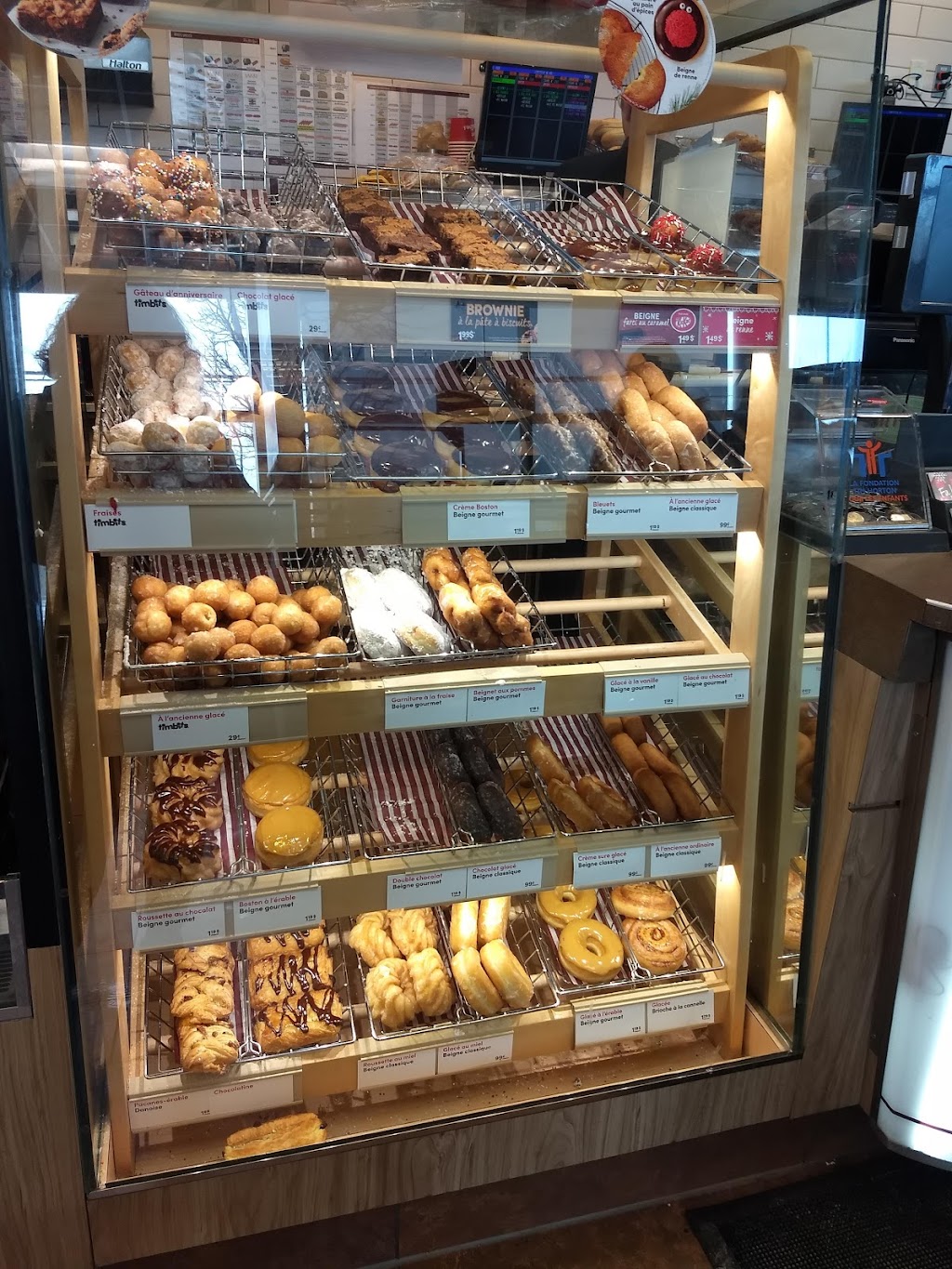 Tim Hortons | 8481 Blvd. Newman, LaSalle, QC H8N 2Y7, Canada | Phone: (888) 601-1616
