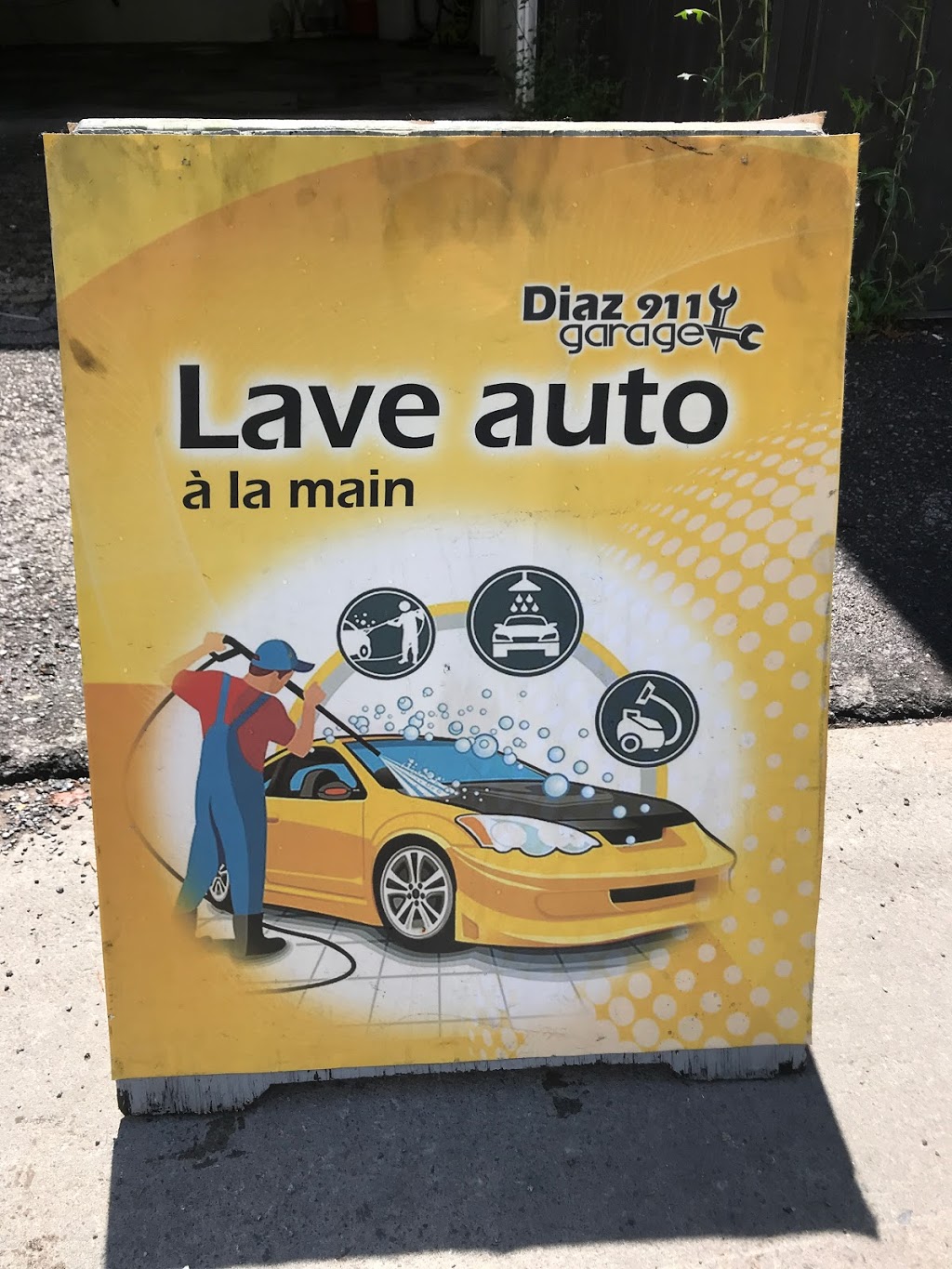 Auto-Lavage /Car wash Diaz 911 | 611 Rue Caisse, Verdun, QC H4G 2E2, Canada | Phone: (514) 476-9397