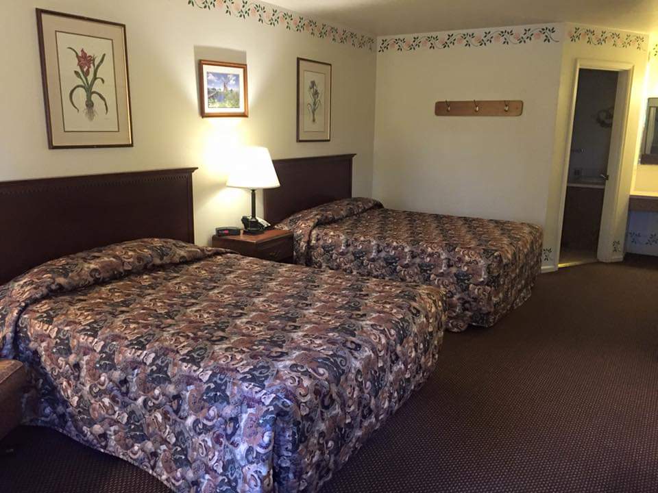 Windmill Inn Lynden | 8022 WA-539, Lynden, WA 98264, USA | Phone: (360) 354-3424