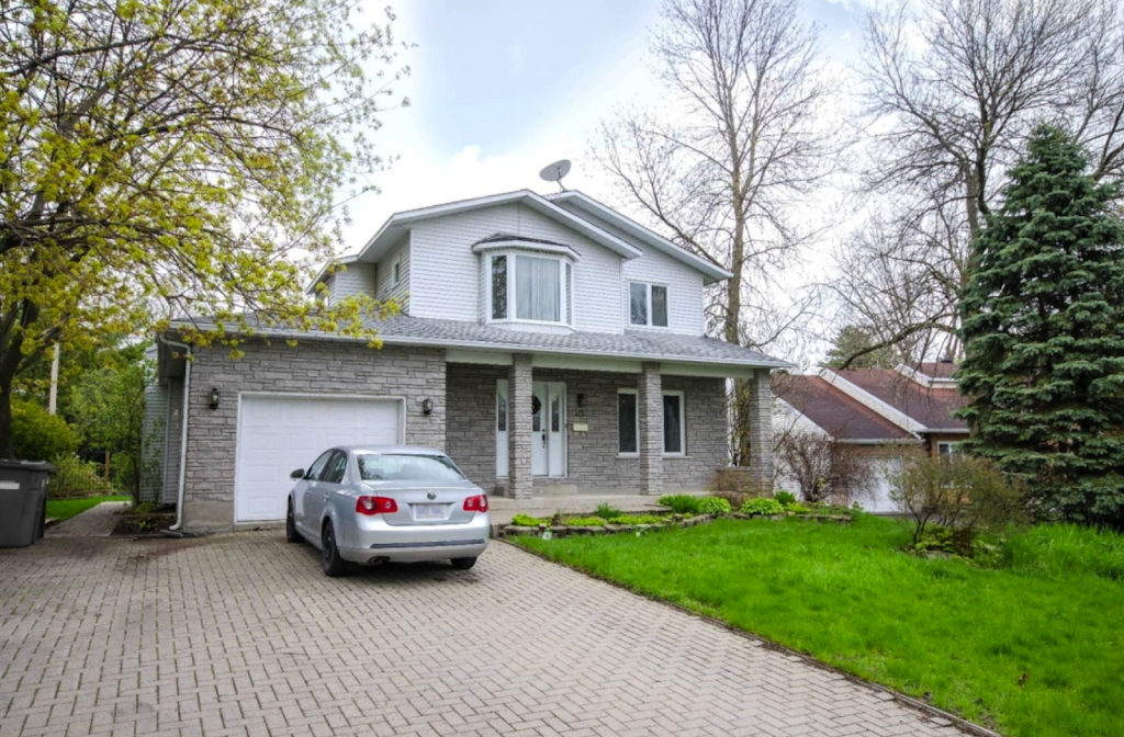 Yvan Pilon- Courtier Immobilier Re/Max Châteauguay | 243 Boulevard DAnjou, Châteauguay, QC J6J 2R3, Canada | Phone: (514) 714-7483
