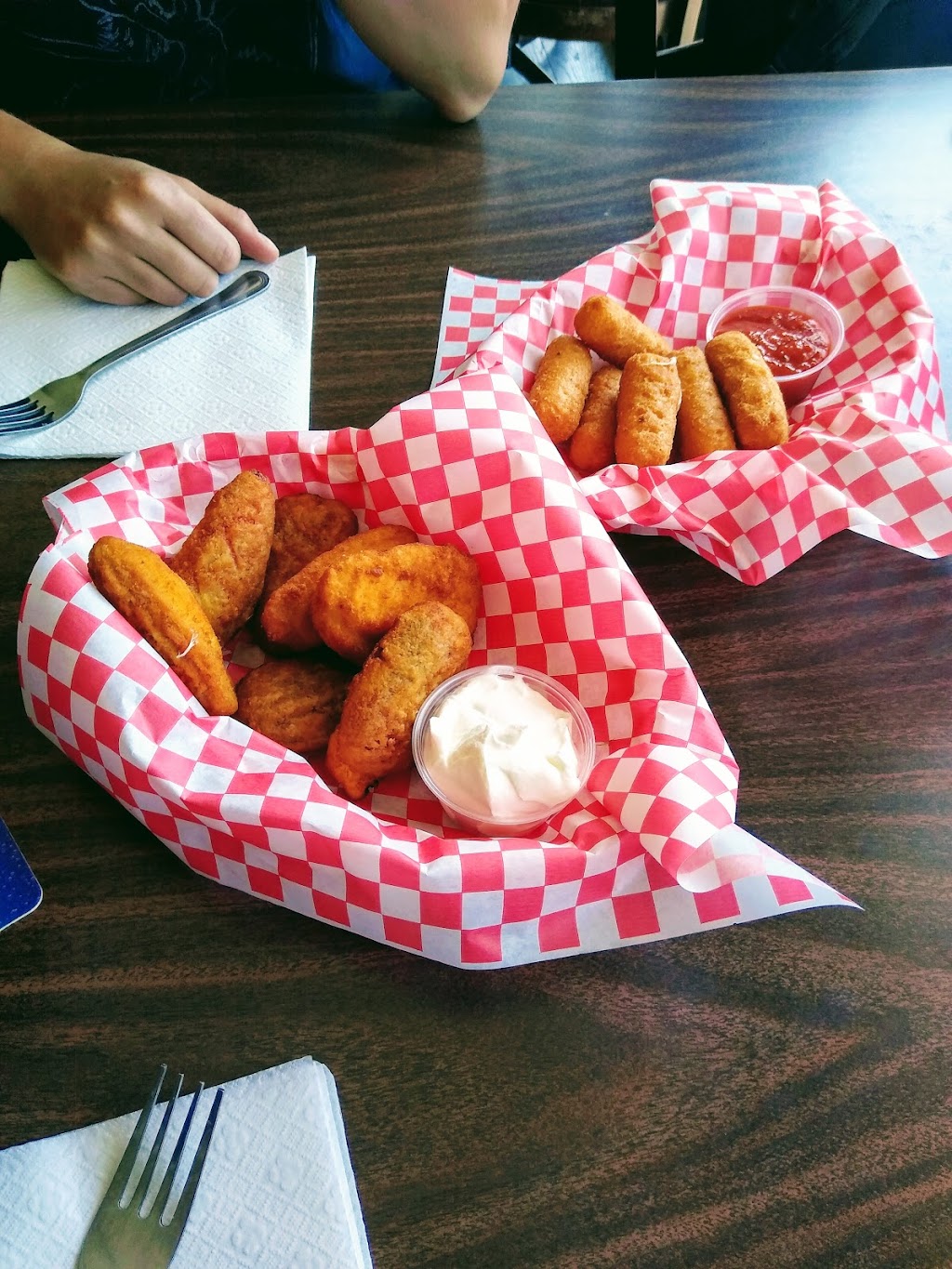 Parkers Pub & Eatery | 247 Welland St, Port Colborne, ON L3K 1V4, Canada | Phone: (289) 836-8618
