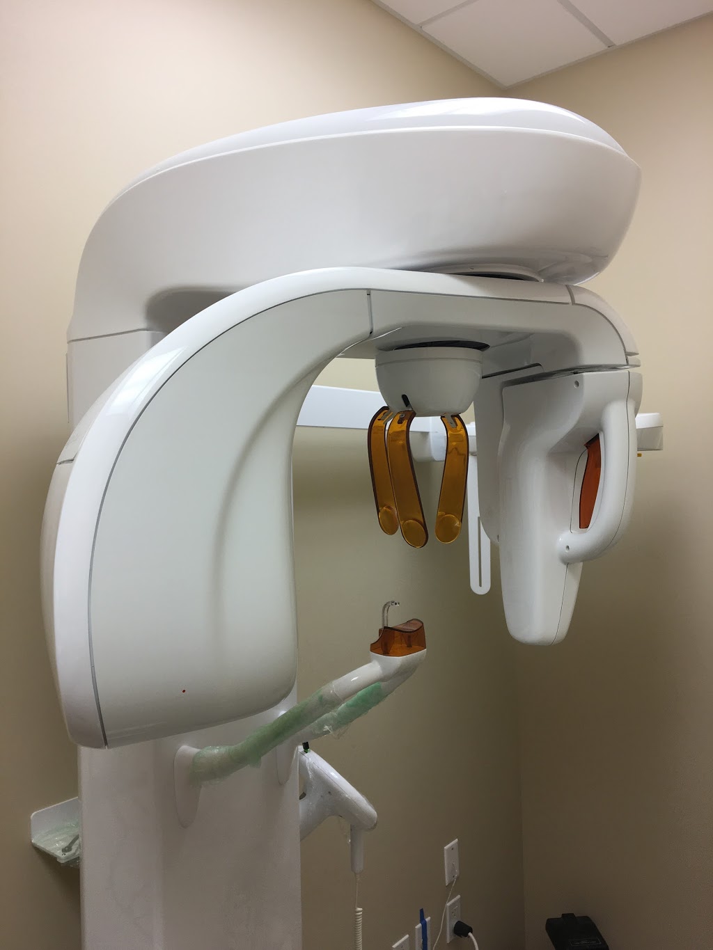 New Delhi Dental | 150 New Delhi Dr Unit #35, Markham, ON L3S 0B6, Canada | Phone: (289) 210-4640