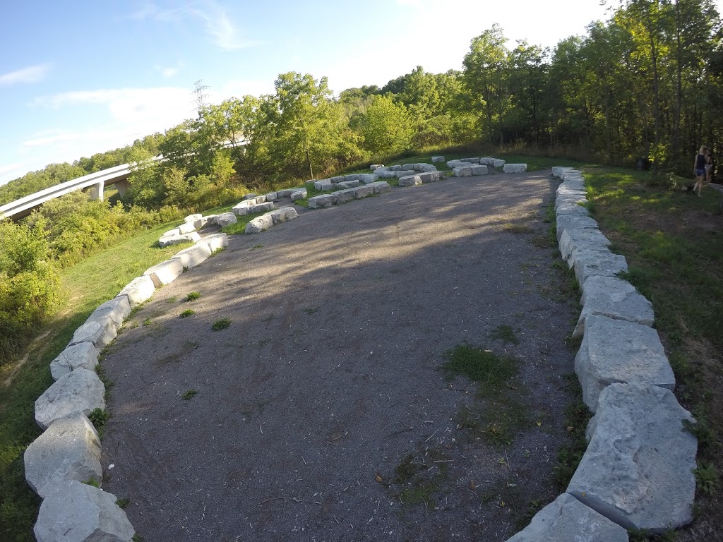Red Hill Trail - south parking lot | 169 Mud St, Hamilton, ON L8K, Canada