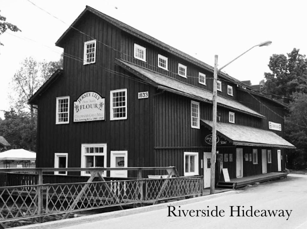 Riverside Hideaway | 1 Mill St, Coldwater, ON L0K 1E0, Canada | Phone: (705) 686-3072
