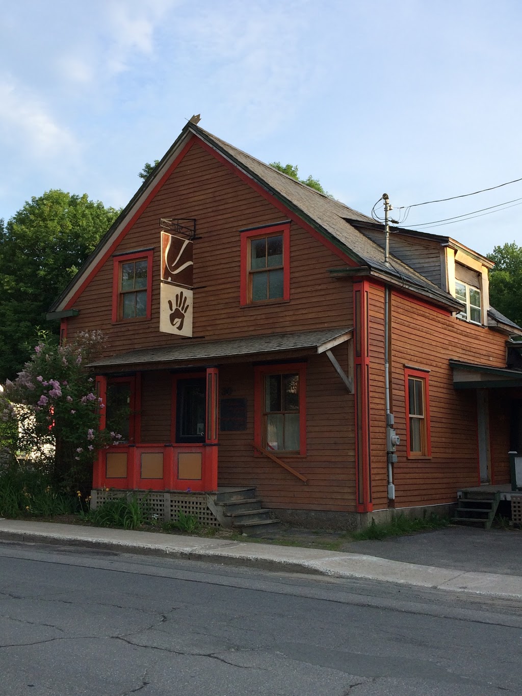 Le Coup de Pouce | 30 Rue Water, Danville, QC J0A 1A0, Canada | Phone: (819) 340-0559