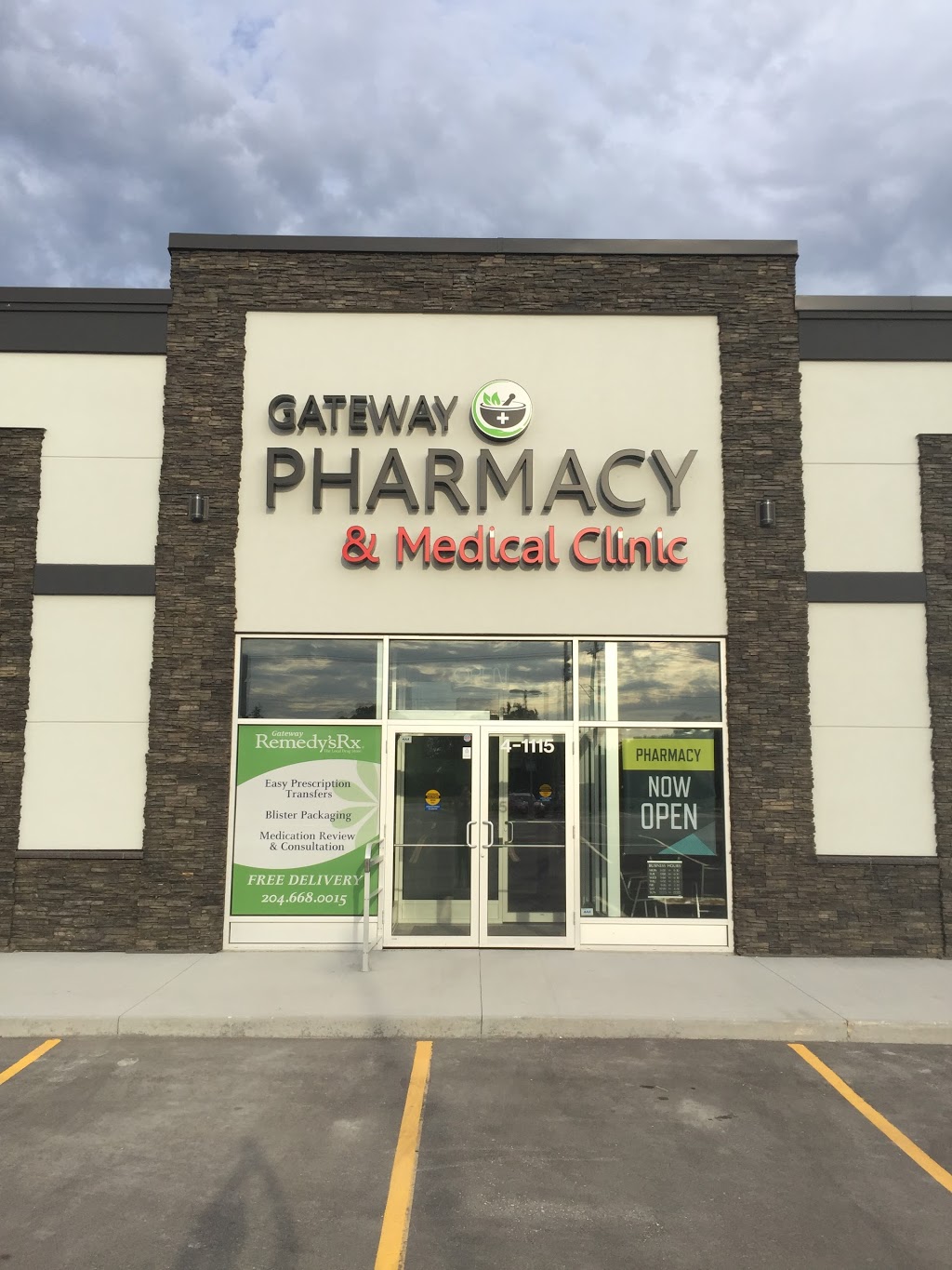 Gateway Pharmacy | health | 4-1115 Gateway Rd, Winnipeg, MB R2G 0A5, Canada | 2046680015 OR +1 204-668-0015