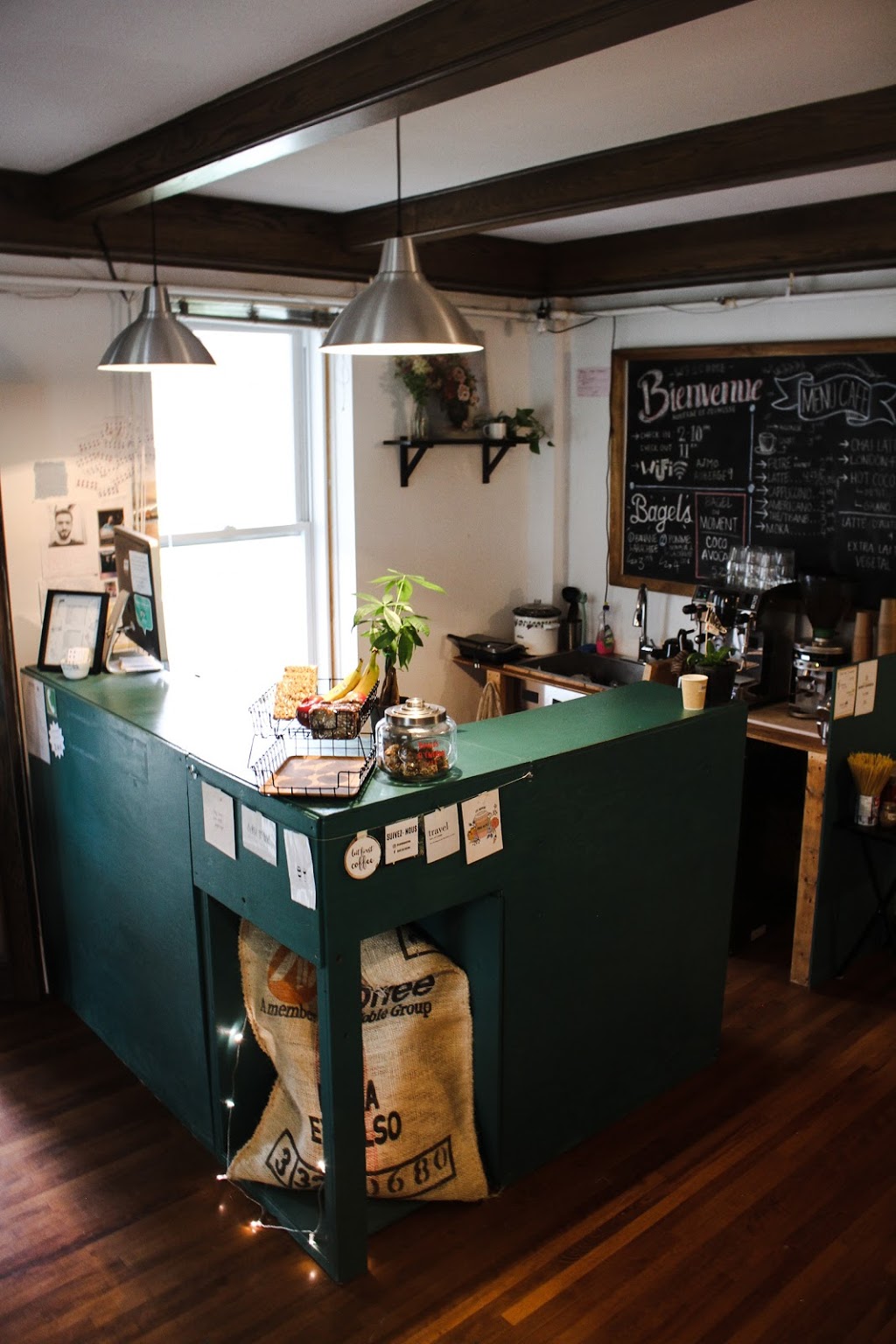 Café Les Estries | 111 Rue Merry N, Magog, QC J1X 2E9, Canada | Phone: (819) 843-1544