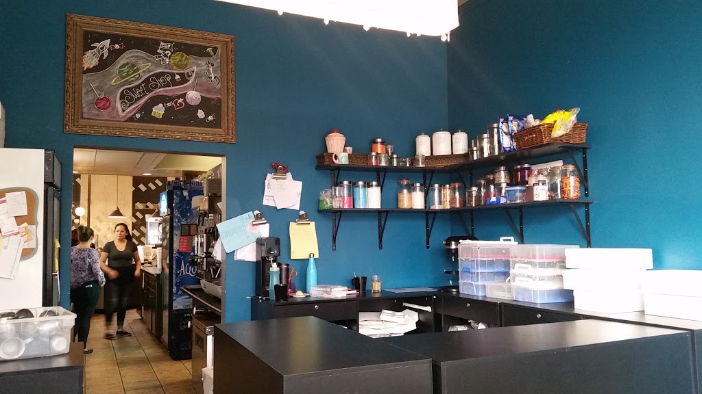 Fresh & Sweet | 2500 Victoria Ave, Regina, SK S4P 2T5, Canada | Phone: (306) 751-2233
