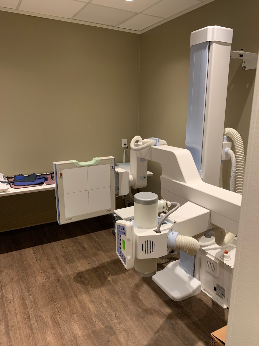 Atlantic Medical Centre | 1054 McPhillips St, Winnipeg, MB R2X 2K9, Canada | Phone: (204) 505-1580