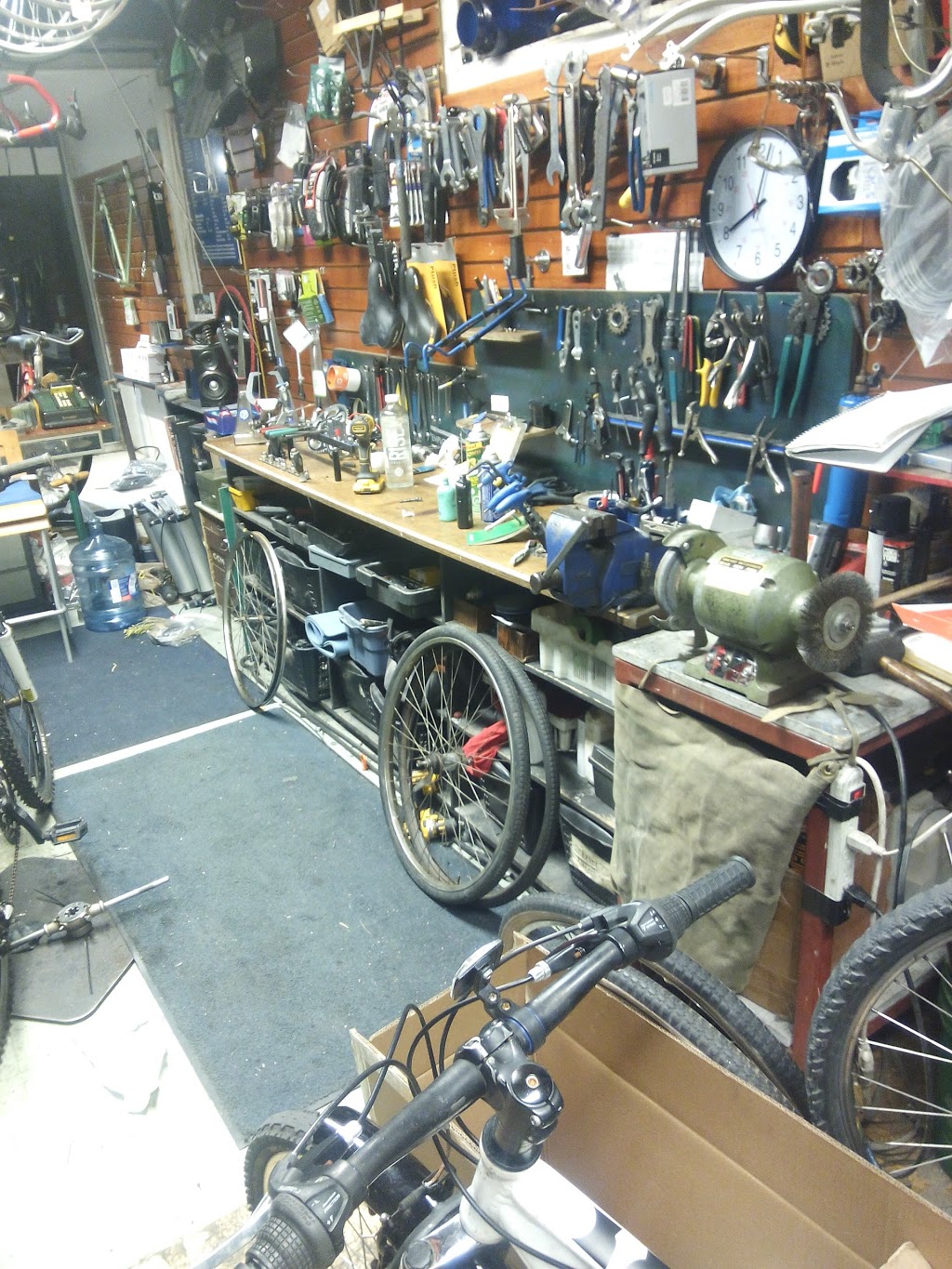 Dave... fix my bike | bicycle store | 254 Christie St, Toronto, ON M6G 3B8, Canada | 4169442453 OR +1 416-944-2453