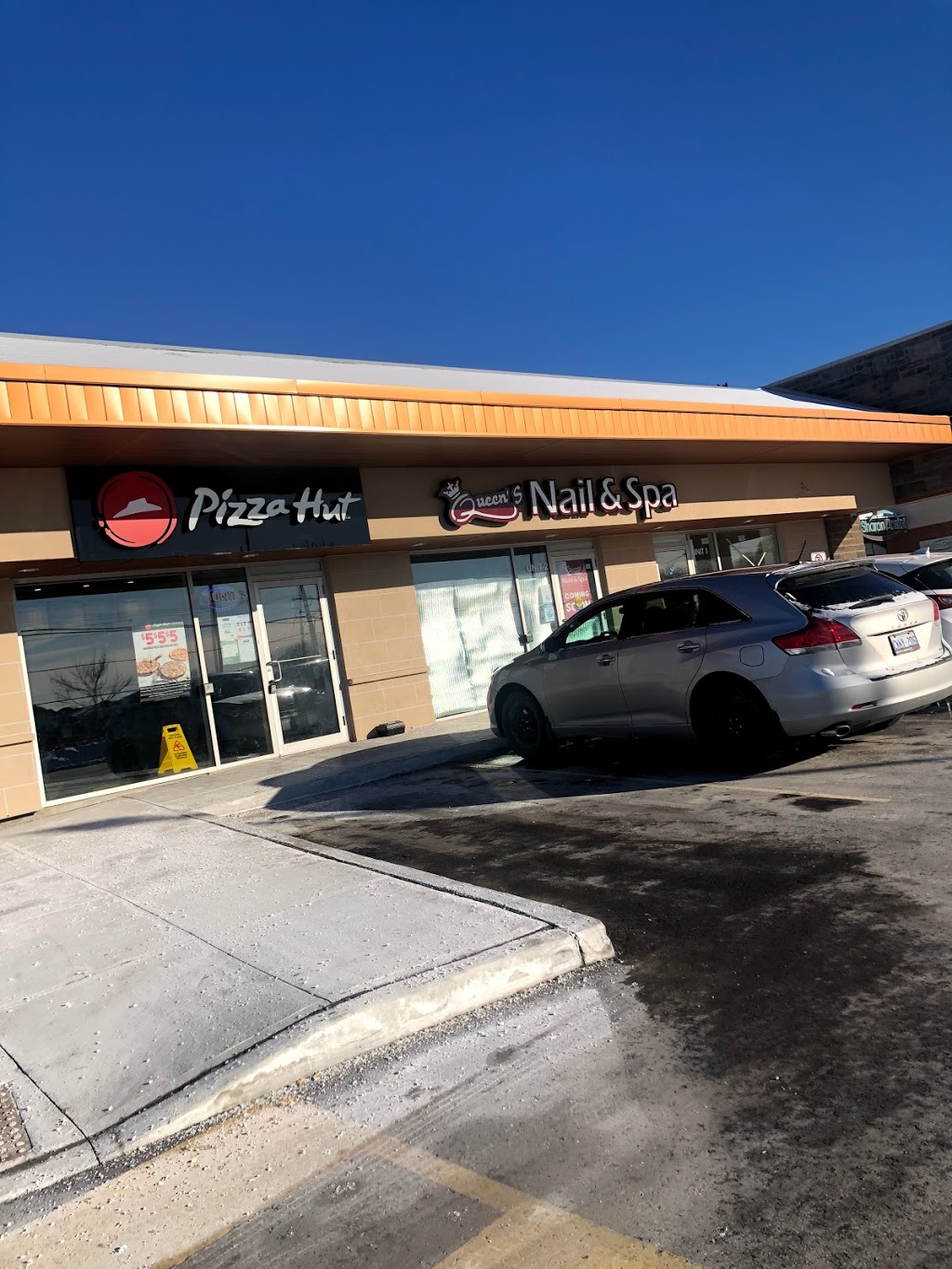 Pizza Hut | 19101 Leslie St, Sharon, ON L0G 1V0, Canada | Phone: (905) 478-8700