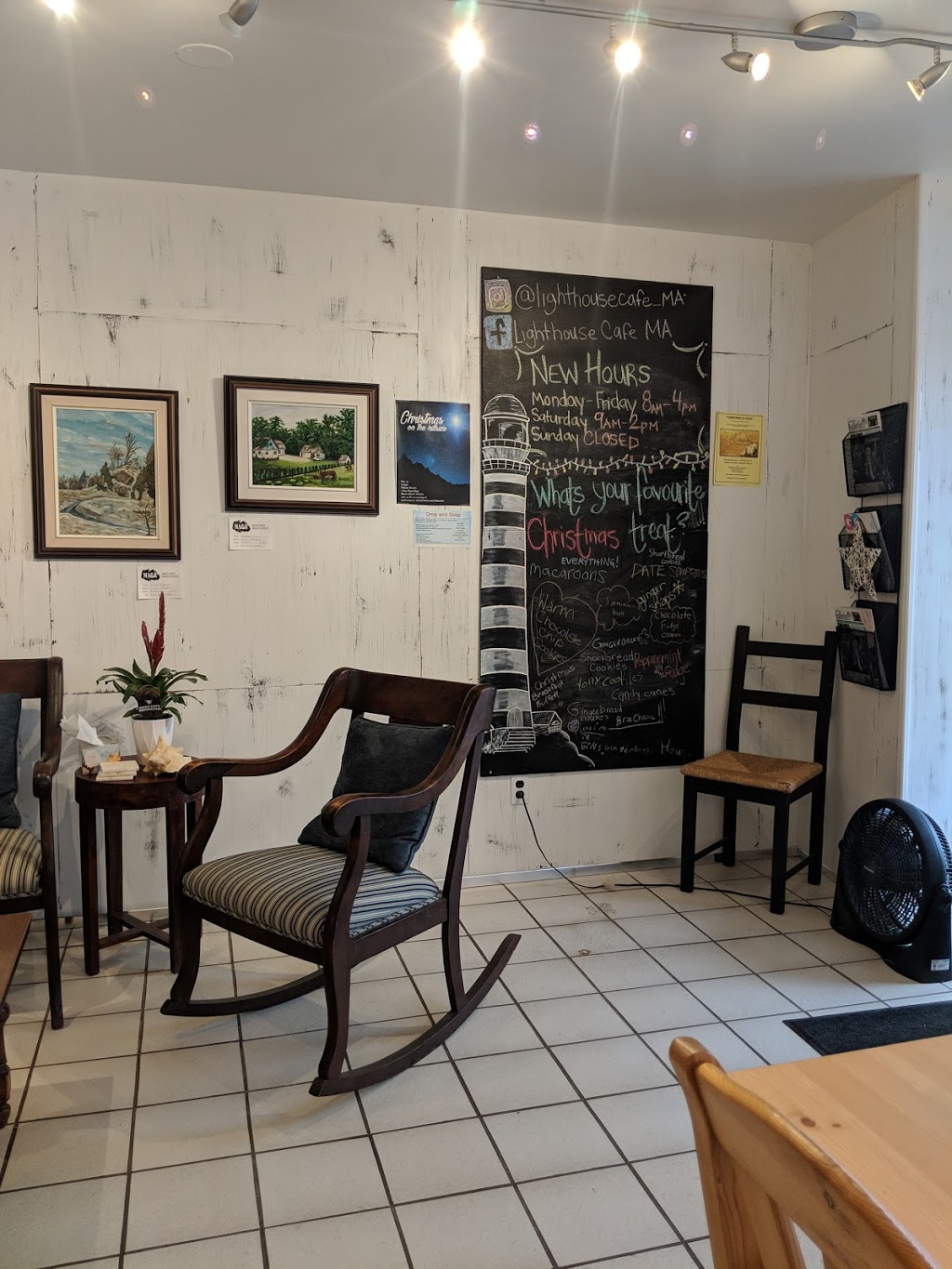 Lighthouse Café | 19149 Centre St Unit #4, Mount Albert, ON L0G 1M0, Canada | Phone: (905) 557-2852
