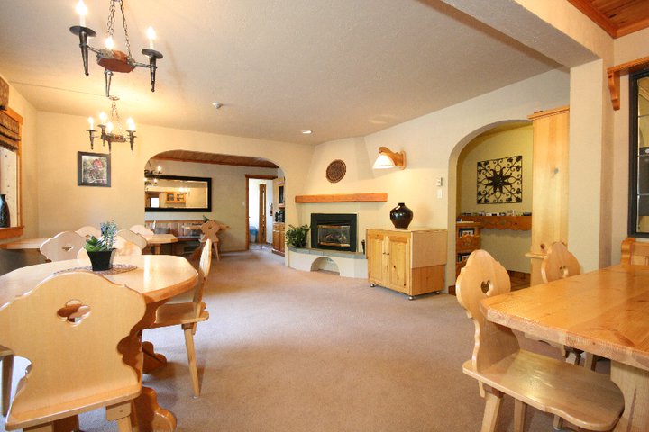Bear Tracks Whistler Chalet | 7461 Ambassador Crescent, Whistler, BC V0N 1B7, Canada | Phone: (778) 839-0063