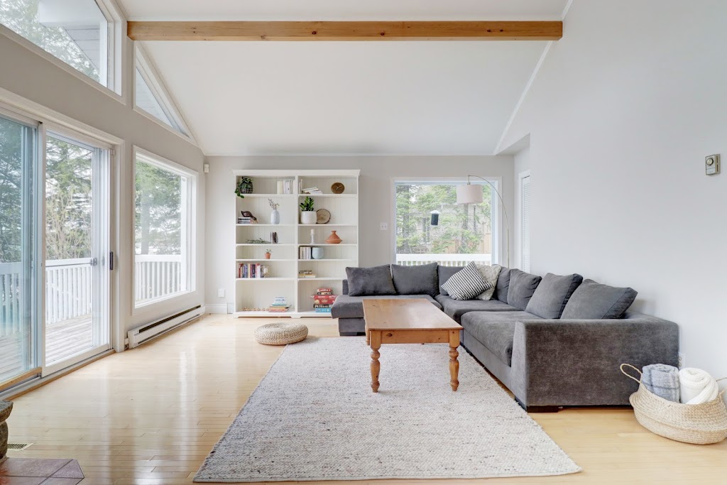 Chalets en Estrie | 33 Rue de la Petite Coulée, Orford, QC J1X 7J5, Canada | Phone: (819) 578-4019