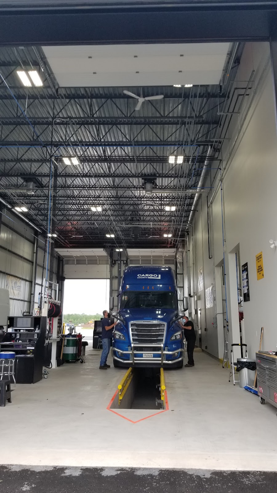 Rhino Truck Lube Centres - Moncton | 582 Venture Dr, Moncton, NB E1H 0L1, Canada | Phone: (506) 852-4664