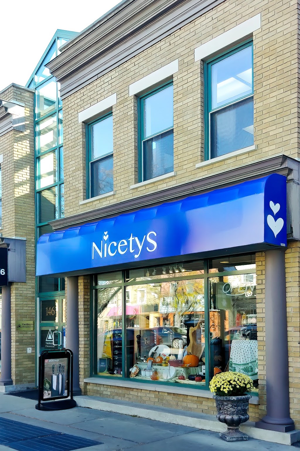 Nicetys | 146 Lakeshore Rd E, Oakville, ON L6J 1H4, Canada | Phone: (905) 338-0275