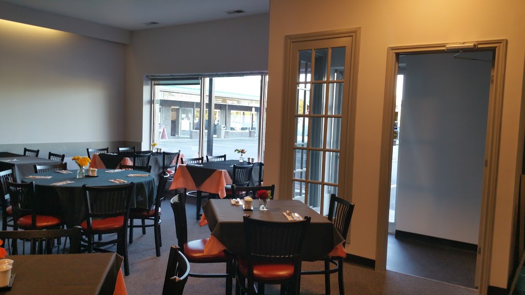New Queen Restaurant | 1 Hobin St, Stittsville, ON K2S 1A6, Canada | Phone: (613) 836-6672