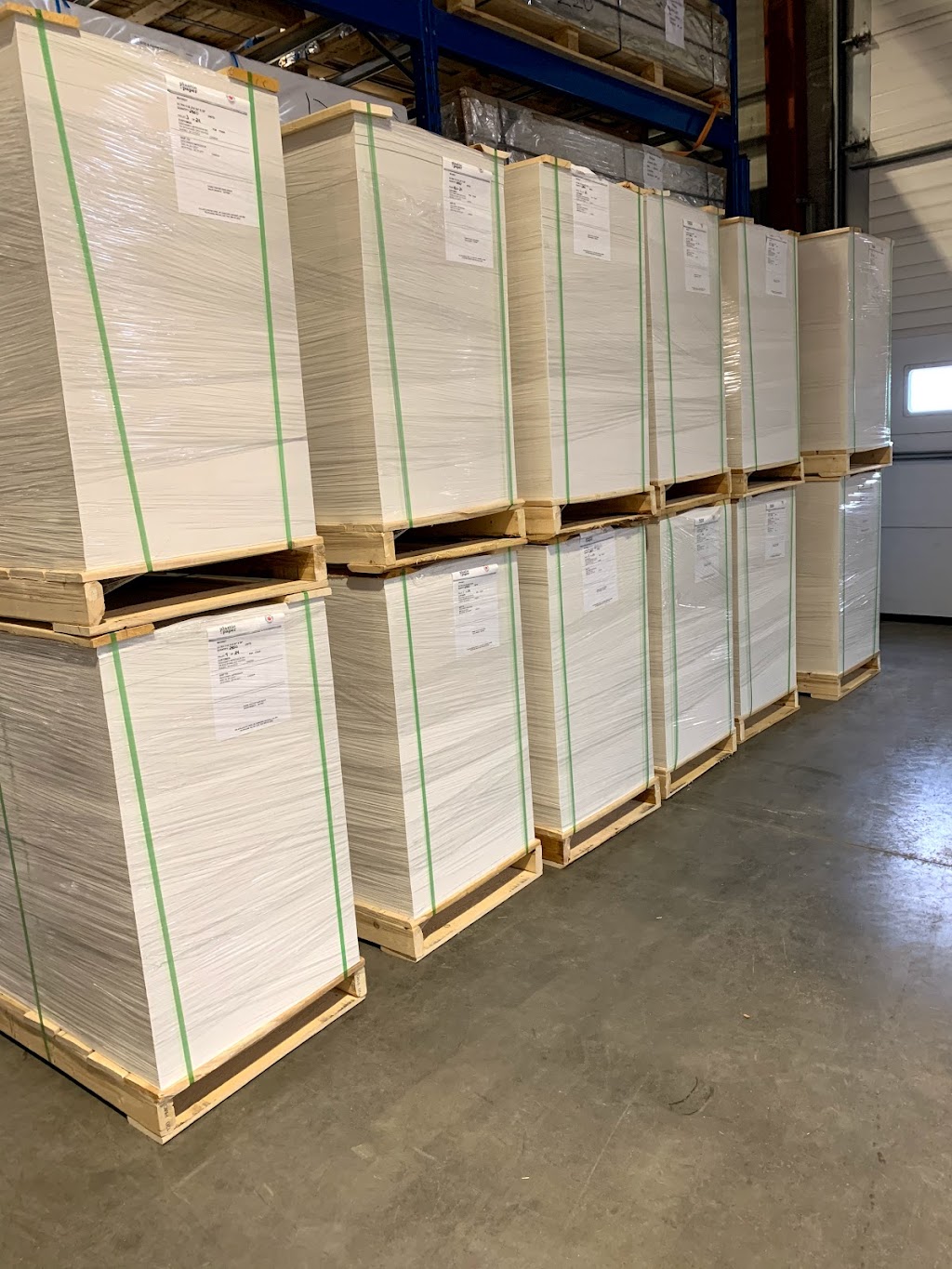 Plastic + Paper | 510 Applewood Crescent, Concord, ON L4K 4B4, Canada | Phone: (905) 761-1230