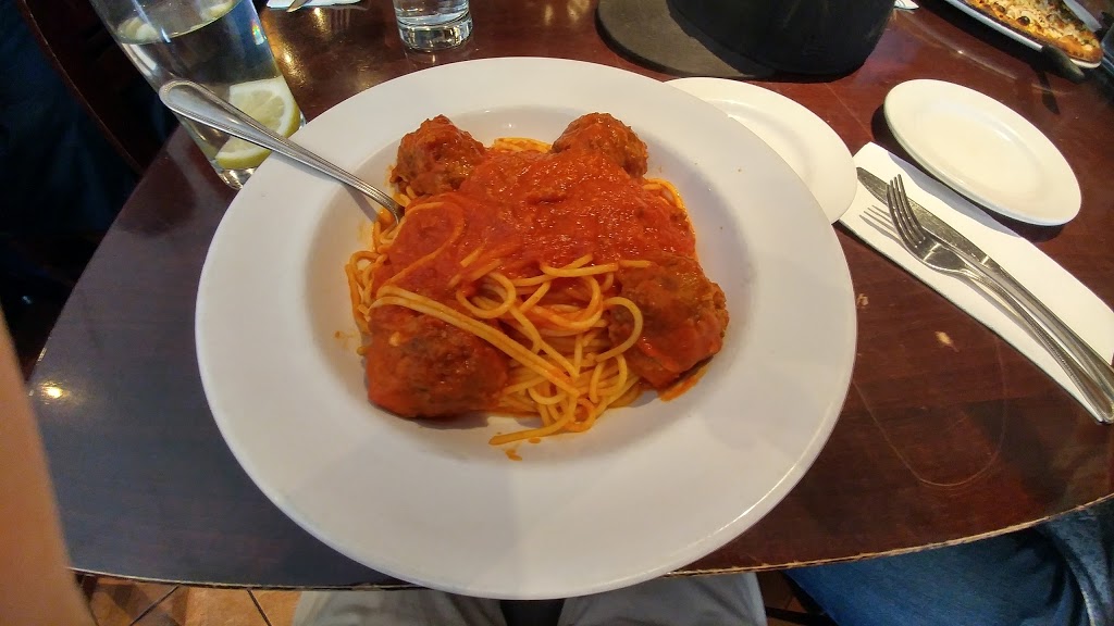 Fratelli Village Pizzeria | 384 Old Kingston Rd, Scarborough, ON M1C 1B6, Canada | Phone: (416) 283-2112