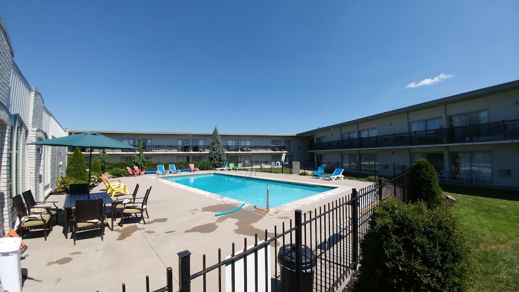 Days Inn by Wyndham London | 1100 Wellington Rd, London, ON N6E 1M2, Canada | Phone: (519) 681-1240
