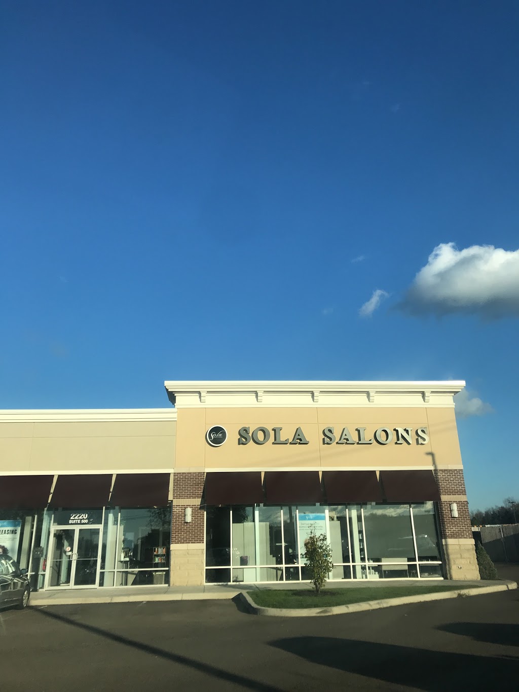 Sola Salon Studios | 2220 Southwestern Blvd, Orchard Park, NY 14127, USA | Phone: (716) 508-7652