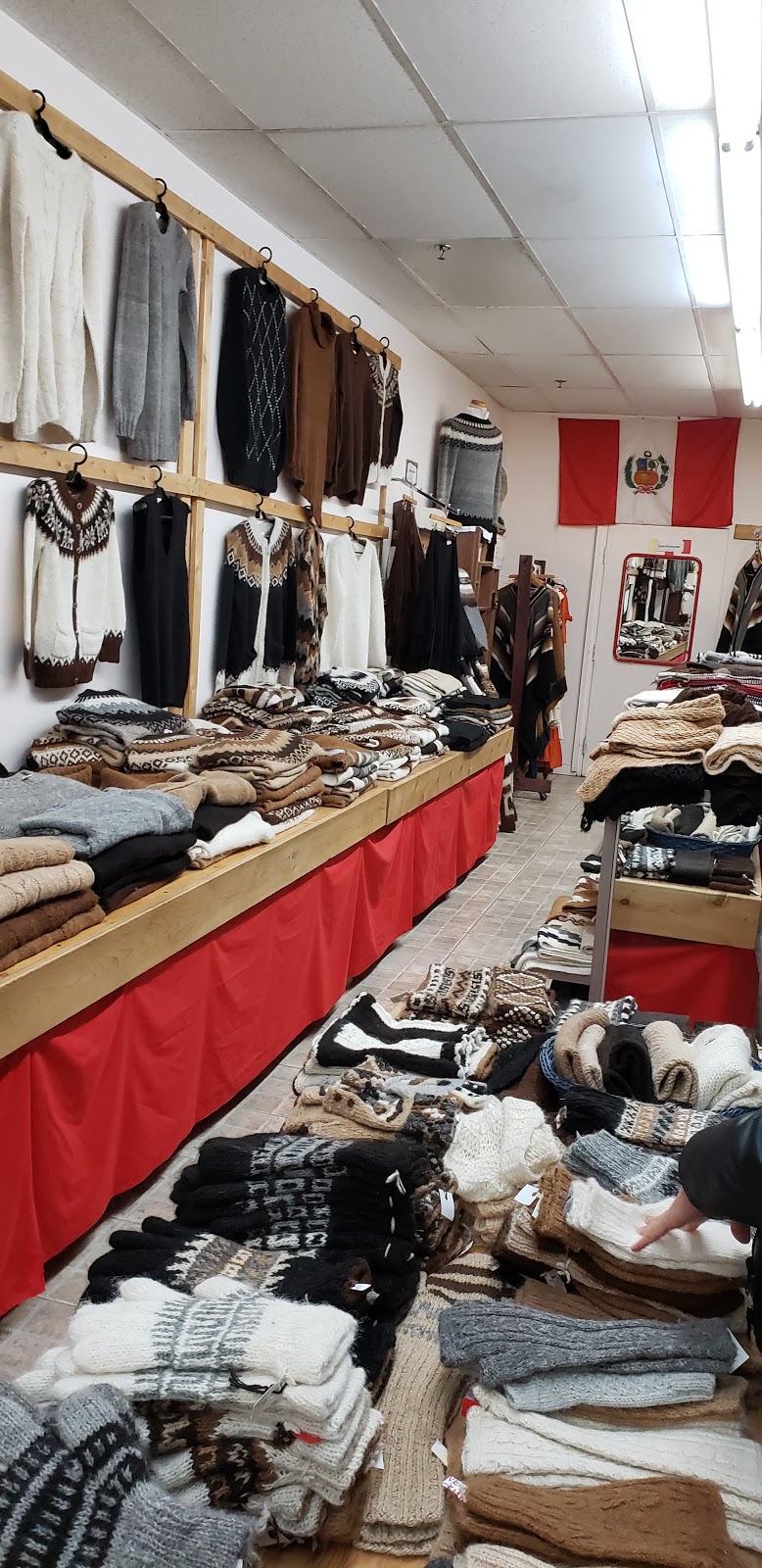 Alpaqa | 669 Rue Saint-Jean, Québec, QC G1R 1P7, Canada | Phone: (418) 522-2720