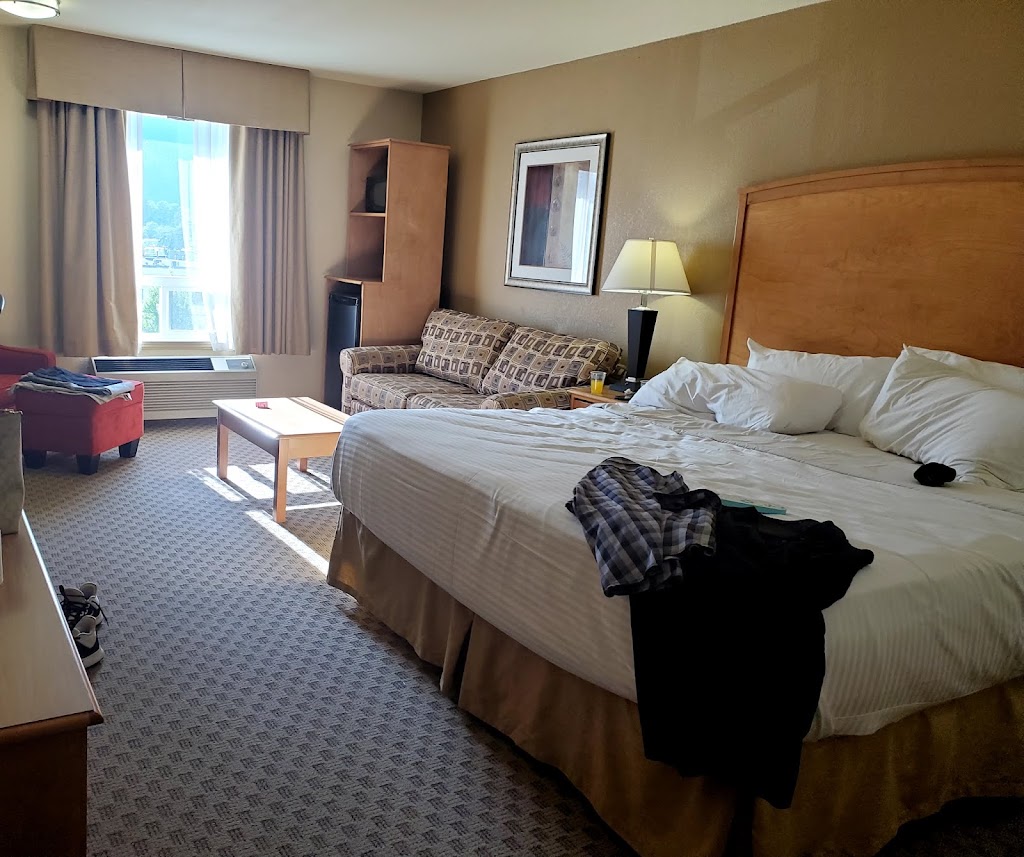 Mountain Retreat Hotel & Suites | 38922 Progress Way, Squamish, BC V8B 0K5, Canada | Phone: (604) 815-0883