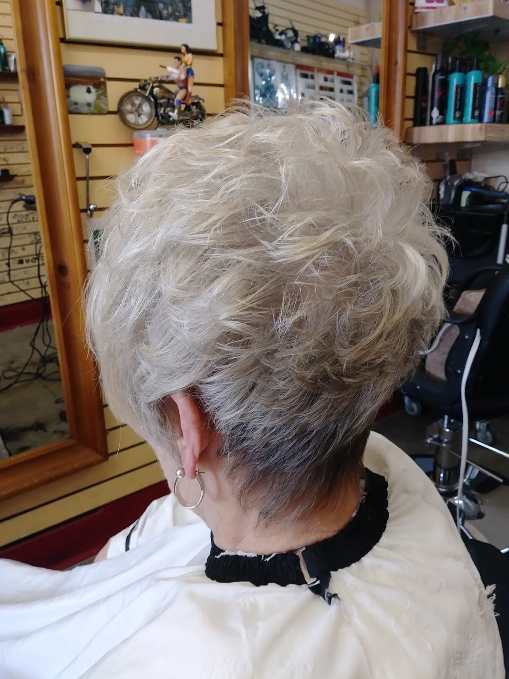 Kingston Studio | 1013 Kingston Rd, Toronto, ON M4E 1T3, Canada | Phone: (416) 551-3625