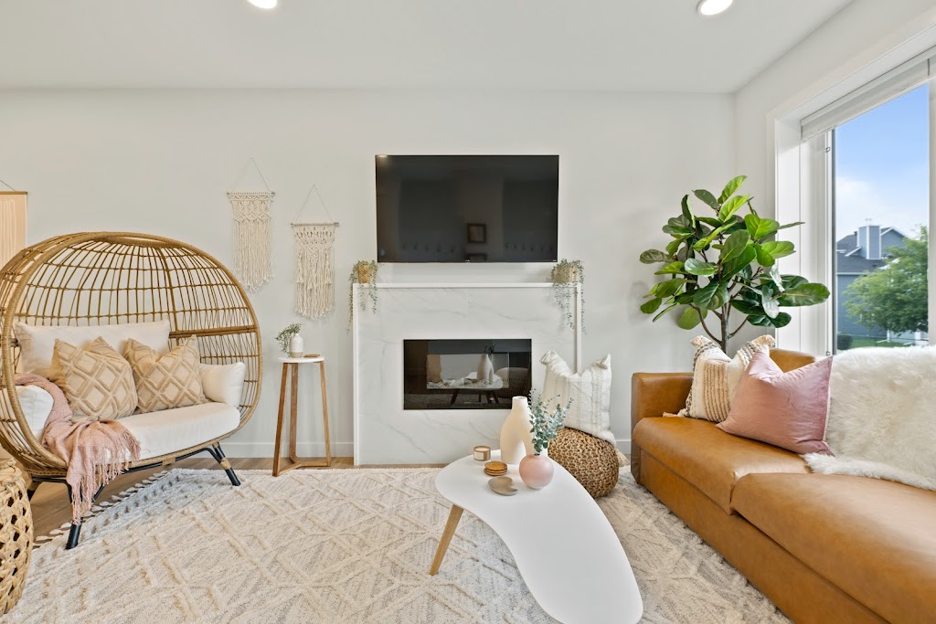 Nomadics Vacation Rental Management | 3386 Salsbury Way, Victoria, BC V8P 3K6, Canada | Phone: (403) 334-5552