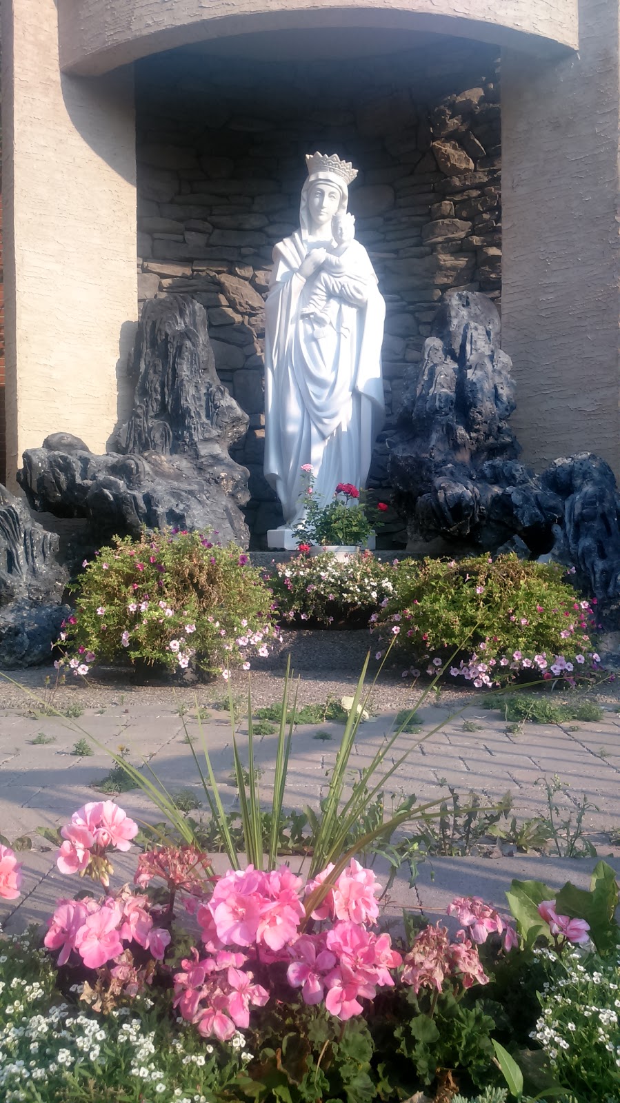 Our Lady Of Perpetual Help Church | 400 Edmonton Trail NE, Calgary, AB T2E 3S4, Canada | Phone: (403) 265-7926