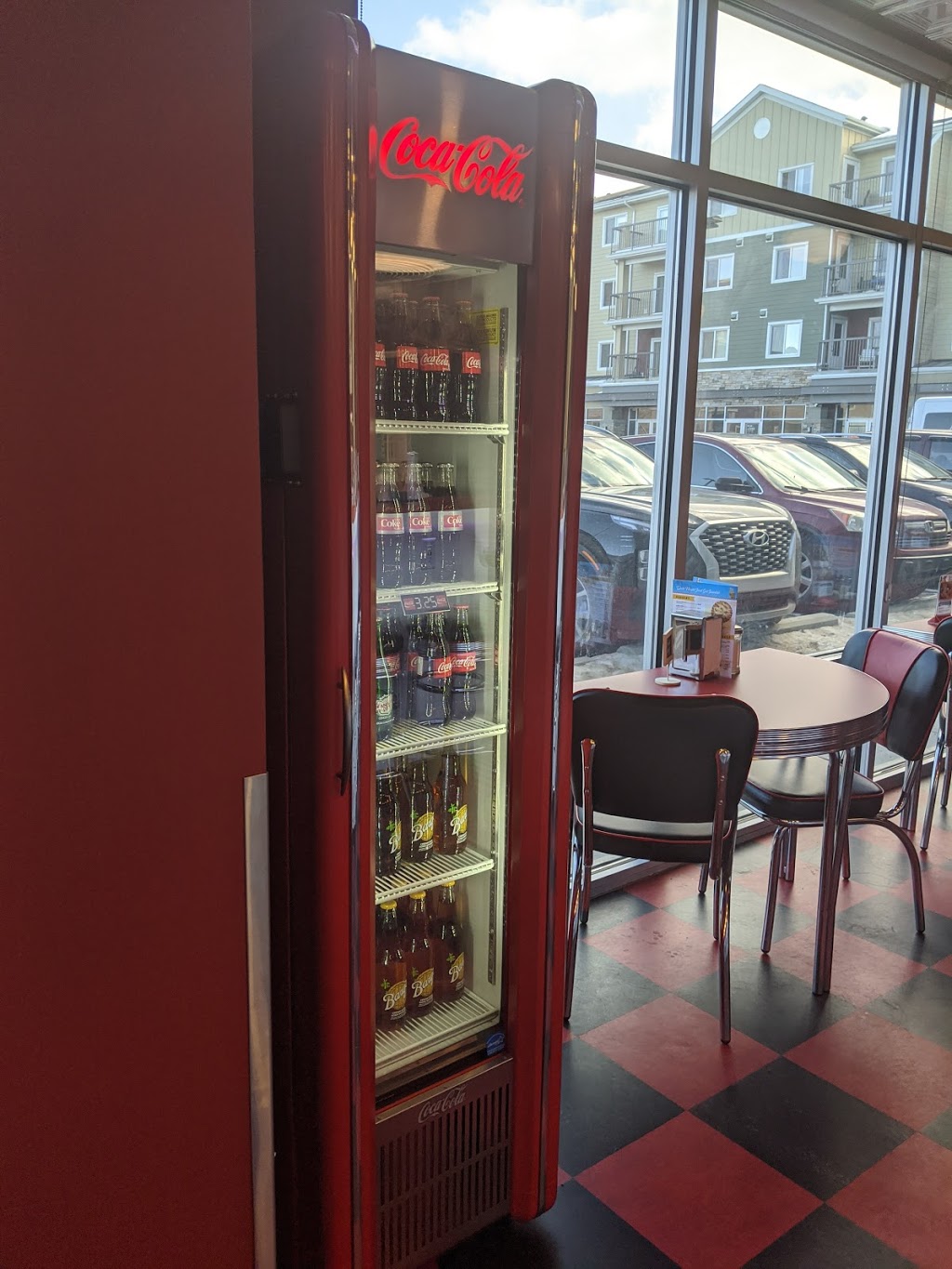Kens Diner | 6104 Schonsee Way, Edmonton, AB T5Z 0K6, Canada | Phone: (780) 244-5367