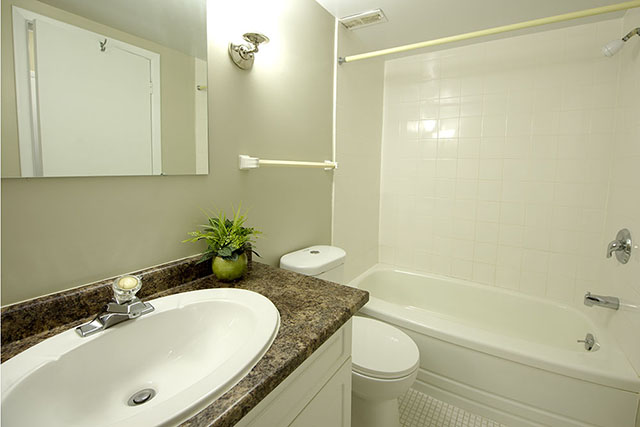 Esplanade Towers (1) | 1 Grosvenor St, London, ON N6A 1Y2, Canada | Phone: (519) 433-6145