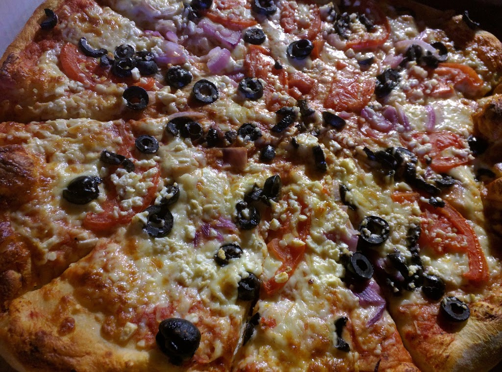 Venezia Pizza heartlake | 230 Sandalwood Pkwy E, Brampton, ON L6Z 1R3, Canada | Phone: (905) 846-3648
