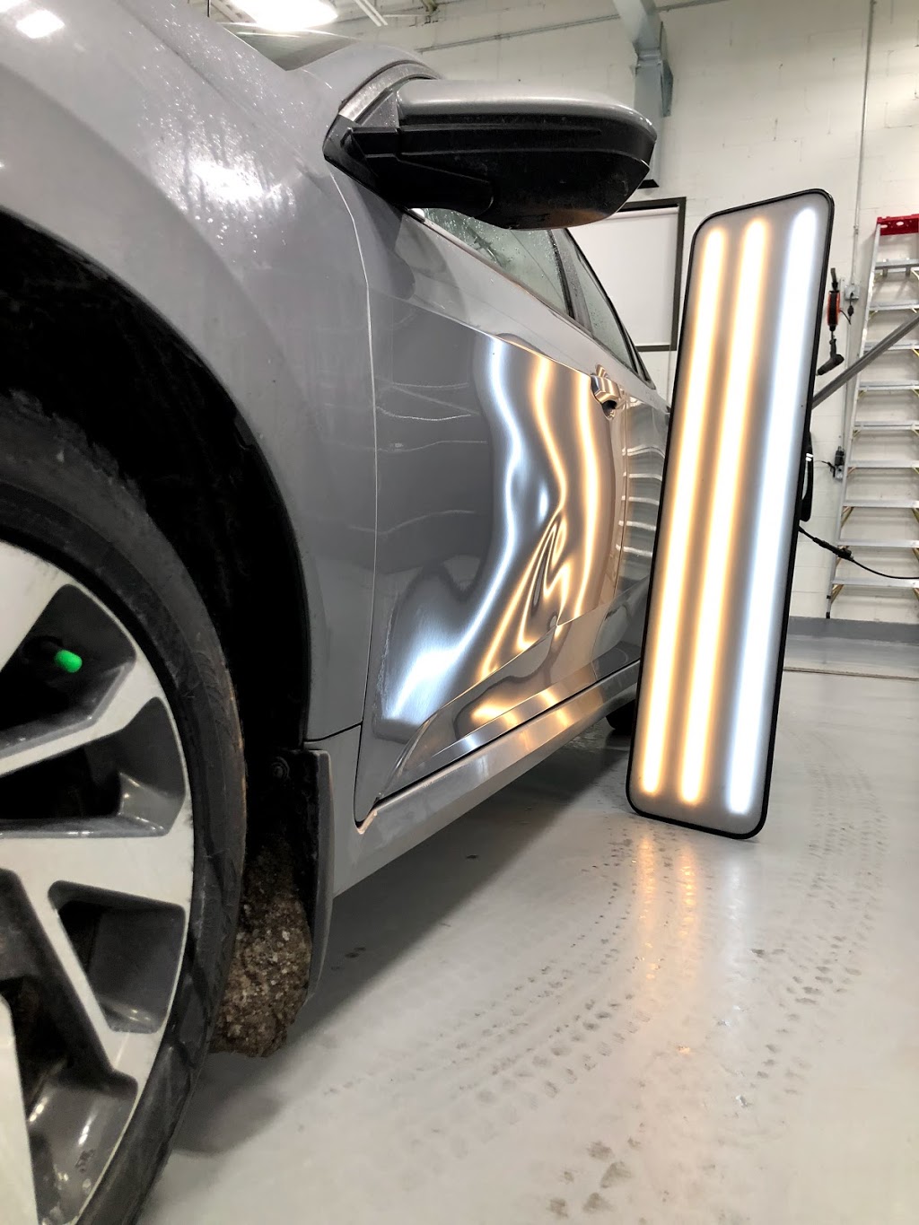 Solution Bosse - Rive-Sud Débosselage Sans Peinture | 1833 Boulevard Armand-Frappier, Sainte-Julie, QC J3E 3R6, Canada | Phone: (514) 827-7345