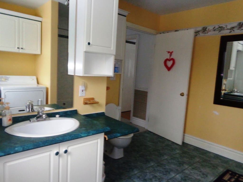Mésange huppée | 36 Chemin Gosford, Bishopton, QC J0B 1G0, Canada | Phone: (819) 884-1232