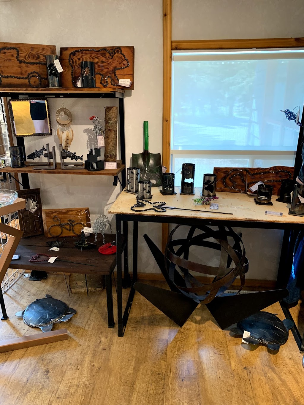 The Painted Moose | 12 Balsam Ave, Bragg Creek, AB T0L 0K0, Canada | Phone: (403) 880-1027