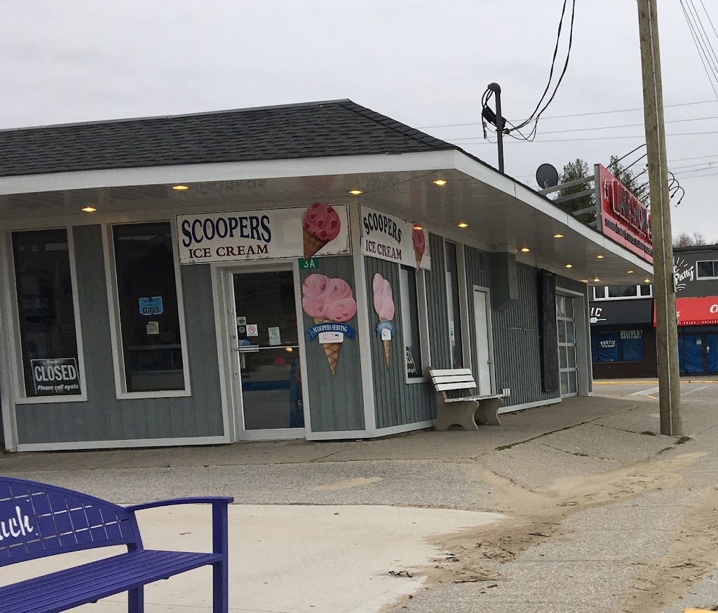 Scoopers | 3 Lakeshore Blvd N, Sauble Beach, ON N0H 2G0, Canada | Phone: (519) 422-3792