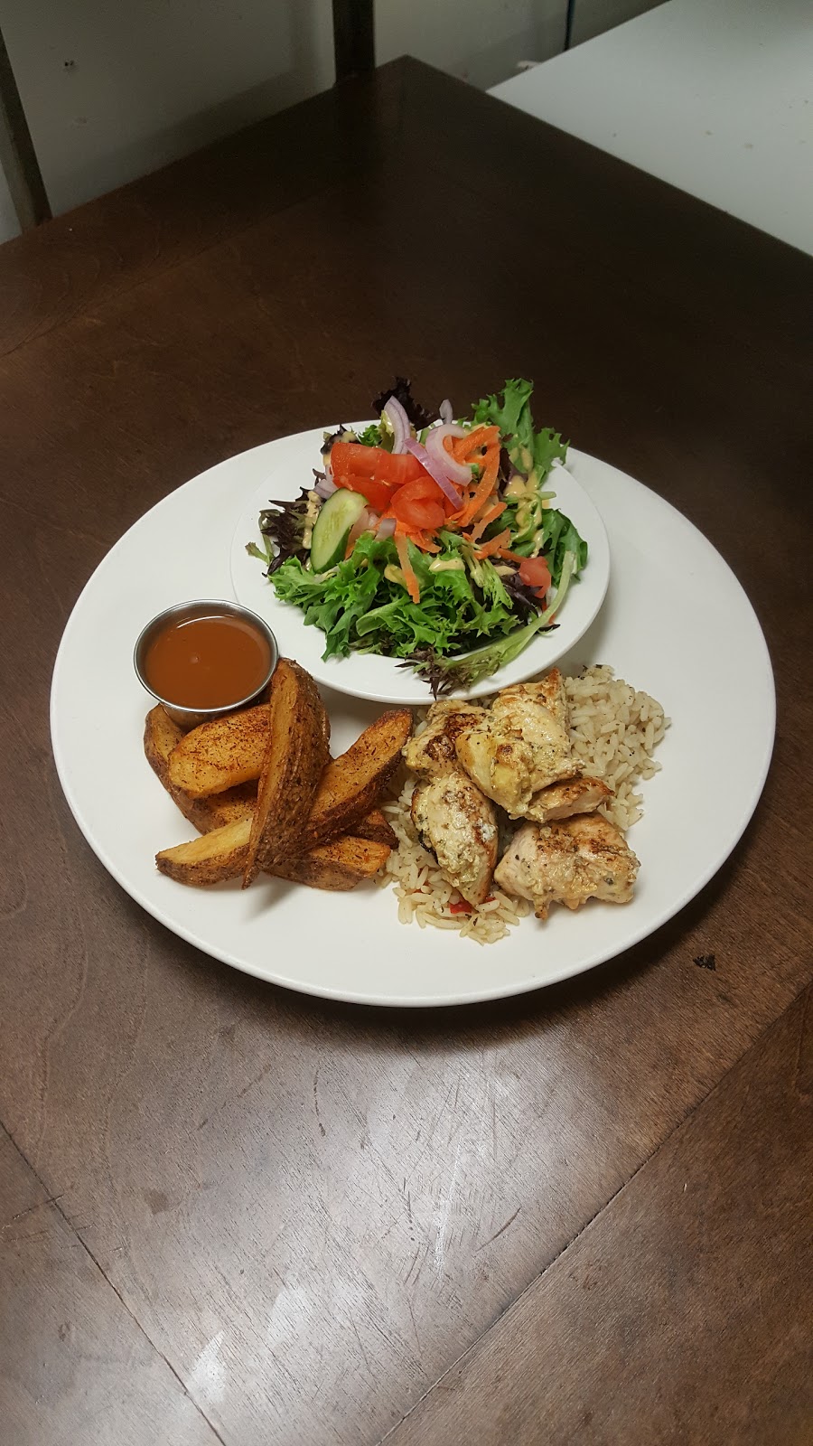 Restaurant Le Renato | 3423 Rue Laval, Lac-Mégantic, QC G6B 1A5, Canada | Phone: (819) 583-5585