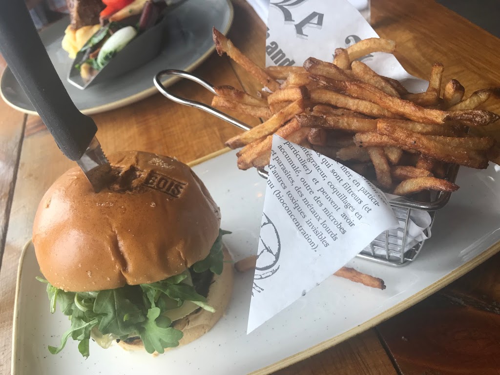 Pic Bois Bistro Terrasse | 30 Rue Émile-Despins, Charlemagne, QC J5Z 3L6, Canada | Phone: (450) 657-7878