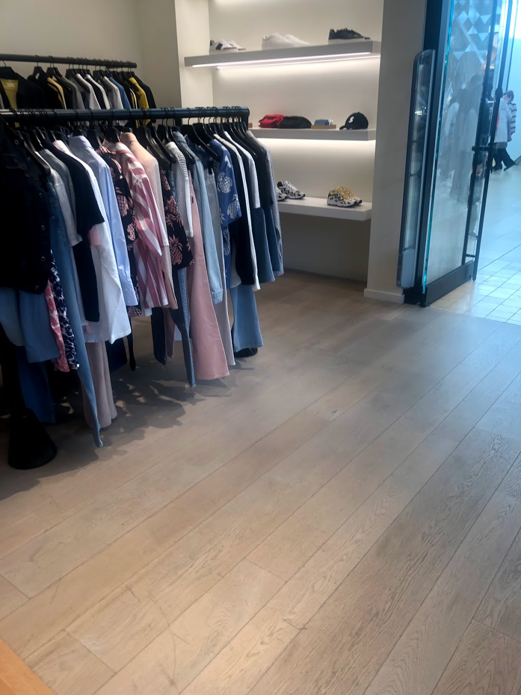 Sandro Yorkdale | 3401 Dufferin St #516, North York, ON M6A 2T9, Canada | Phone: (647) 288-3091