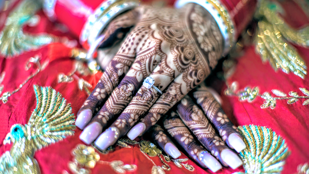 Maple Henna Art - Tattoo henné Montréal | 196 Av. Radisson, Pointe-Claire, QC H9R 5T9, Canada | Phone: (438) 921-7385